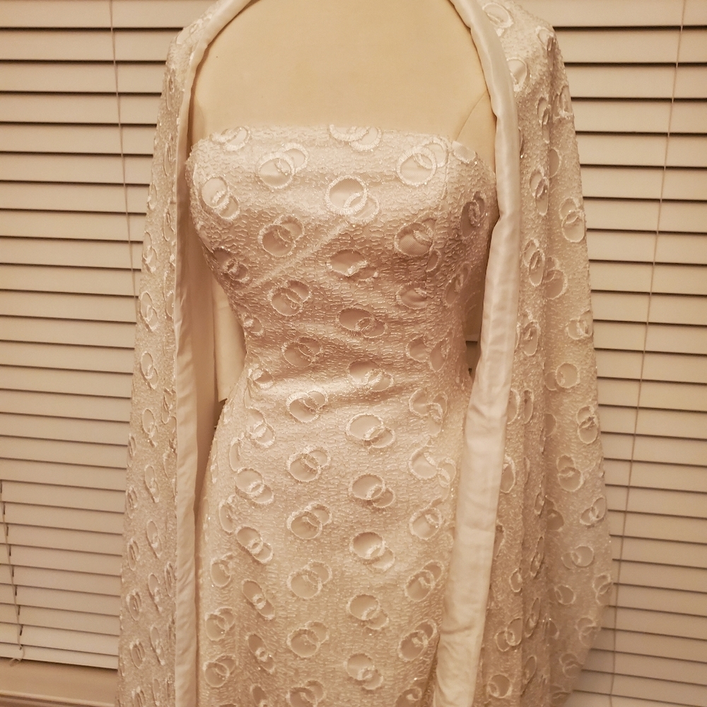 Ivory Wedding Dress - Picture 4 of 4